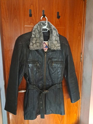 Men's leather jacket used, black, with detachable collar