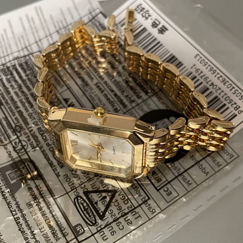 Luxury women's watch gold color new