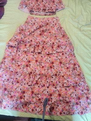 Floral set maxi skirt with ruffles and airy bust like new, yellow