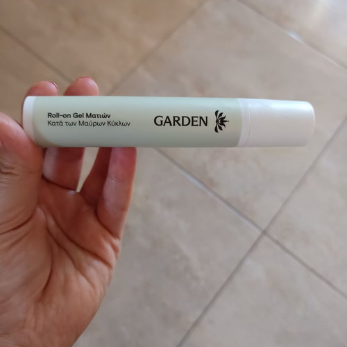 Garden roll-on eye gel