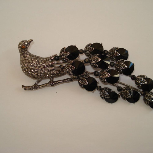 Peacock brooch used with rhinestones