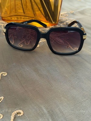 DSQUARED2 sunglasses like new, women's