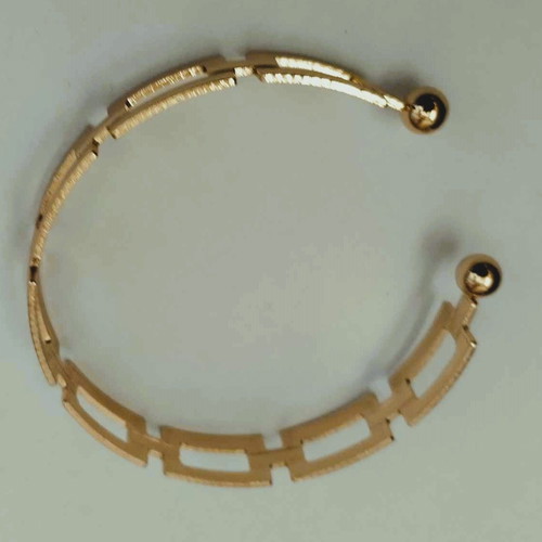 Bracelet with geometric design new, gold one size