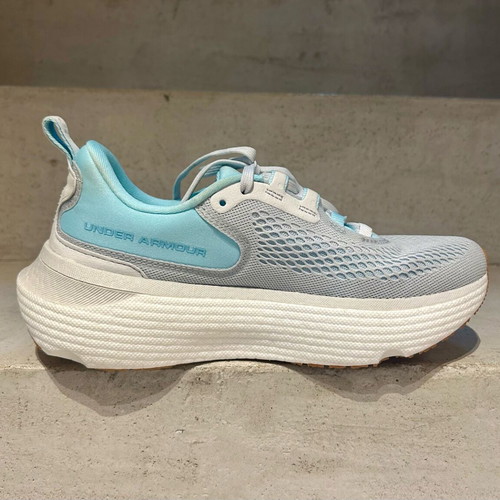 Underarmour Infinite Elite 2 women's athletic shoes like new, size 39