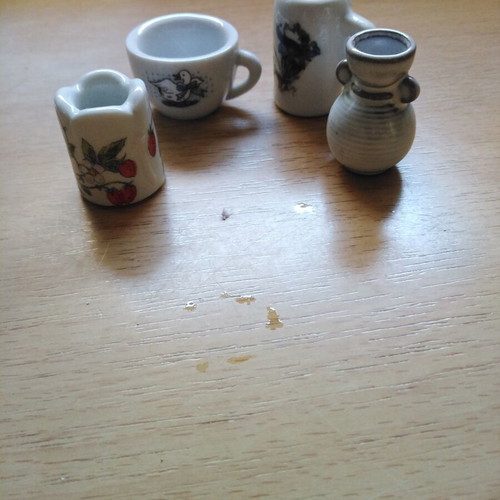 Vintage porcelain miniature set like new, suitable for dollhouse