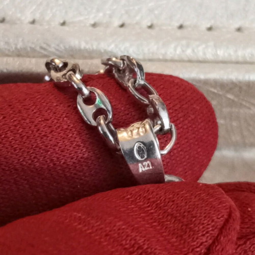 Lalaunis A21 750 925 necklace like new with silver chain