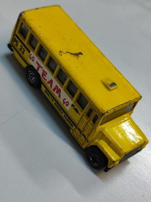 Matchbox school bus used 1985 Go Team Oaklyn Middle School