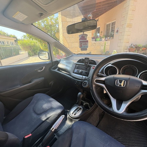 Honda Fit 2011 silver automatic used hatchback 1.3L