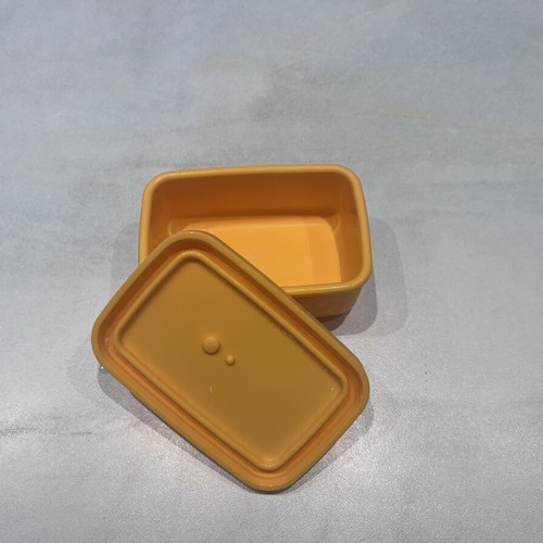 Abc Lunchies Silicone Snackmate Food Container like new, yellow