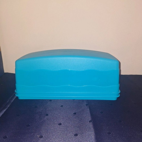 Tupperware cake server new