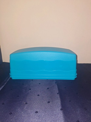Tupperware cake server new