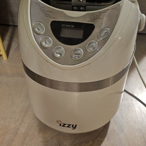 Izzy bread maker with multiple baking programs
