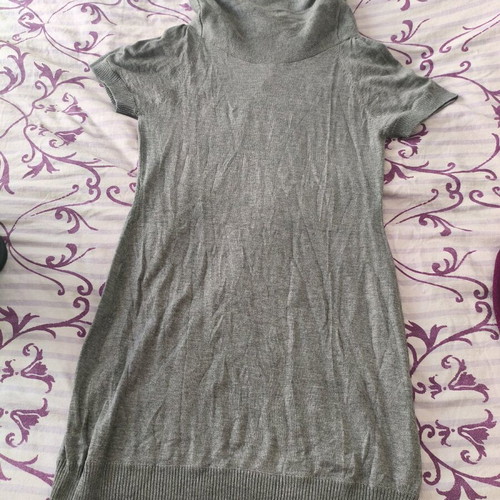 Grey knitted mini dress like new with short sleeve and unique collar