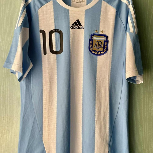 Messi Argentina National Team Jersey like new, size medium