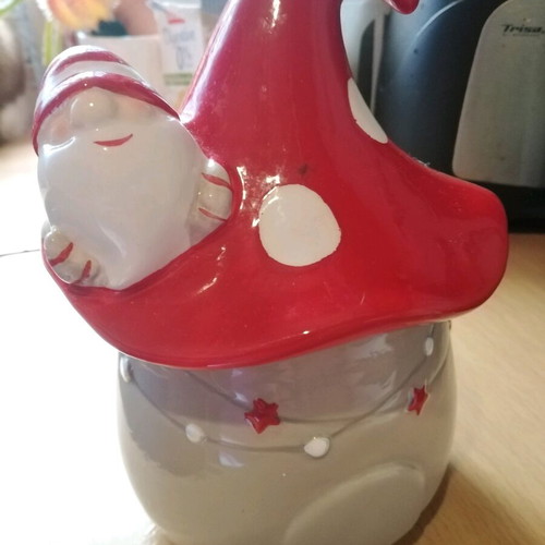 Christmas ceramic cookie jar like new