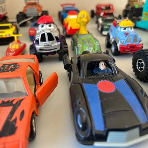 Old toy cars used, pack of 25, medium size