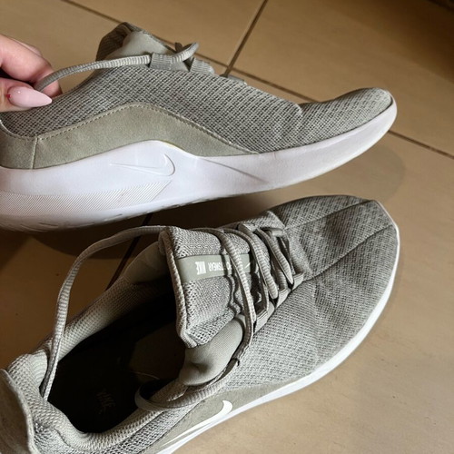 Nike athletic shoes like new, size 44, khaki
