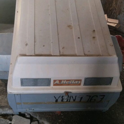 Trailer luggage box used with papers