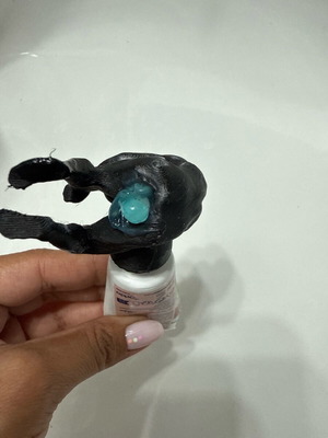 Children's toothpaste accessory like new for thin tube