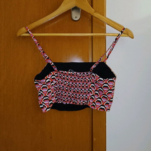 Crop top with geometric pattern Stradivarius like new, size Small, multicolor