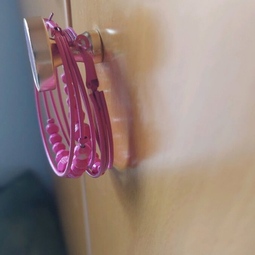 Triple hoop earrings like new, pink