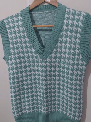Knitted sleeveless top like new, size S (36/8)