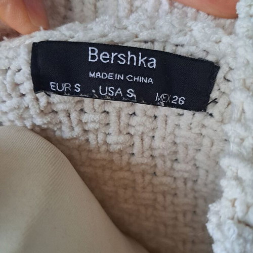 Bershka chenille crop knit pullover like new, white beige, size S/M