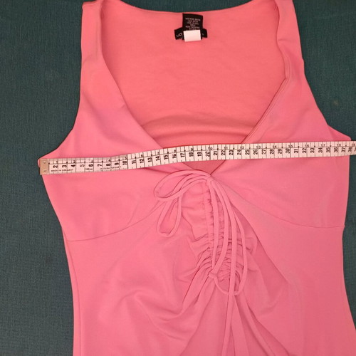 Coral top like new with 7% elastane and bust support