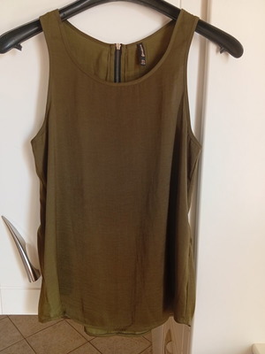 Stradivarius sleeveless top satin look olive green like new