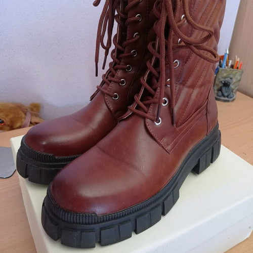 Brown boots size 40 like new