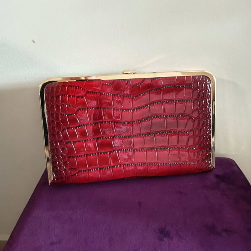 Envelope crossbody bag like new, red Made In Italia