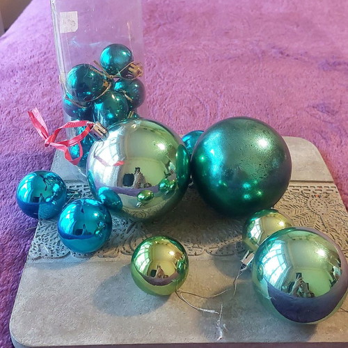 Set of 21 Christmas balls in green and turquoise shades