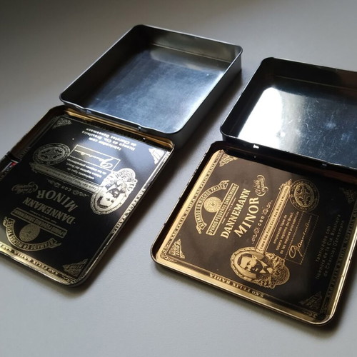 Metal collectible tobacco tins used, pack of 7