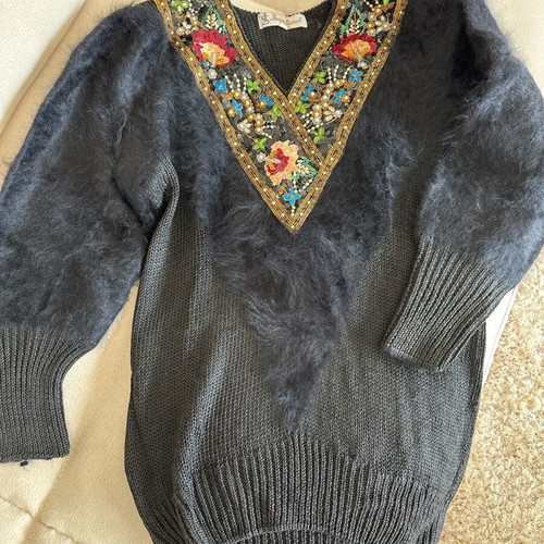 Pullover with Ankora embroidery and silk knit like new, One Size