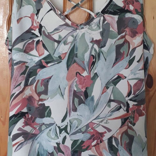 LC Waikiki summer tank top like new, size 44, colorful