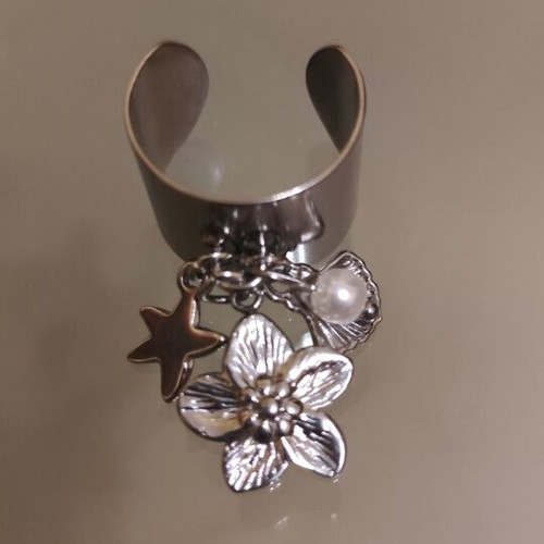 Silver necklace and ring set with charms made of stainless steel new