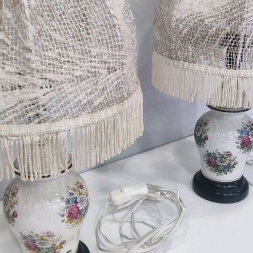 Table lamp pairs like new