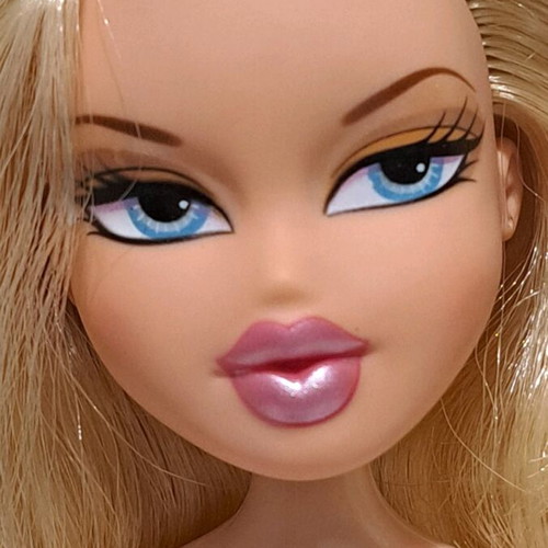 Bratz lot of 2 used Cloe dolls with flaws