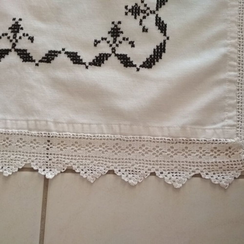 Handmade embroidered tablecloth new with lace and geometric patterns