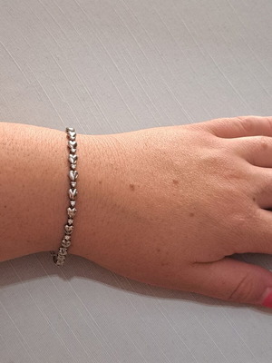 Silver 925 bracelet with heart design and white stones like new