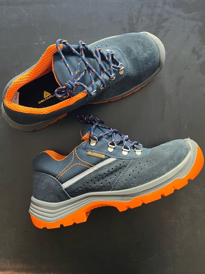 Delta Plus safety shoes new, size 42, blue orange