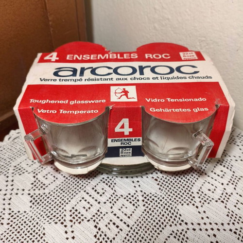 Arcoroc Vintage 1970s Coffee Cups and Saucers Set 8 Pieces New