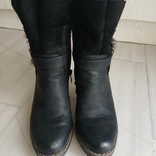 Women's boots with thick heel and fur, size 37, like new