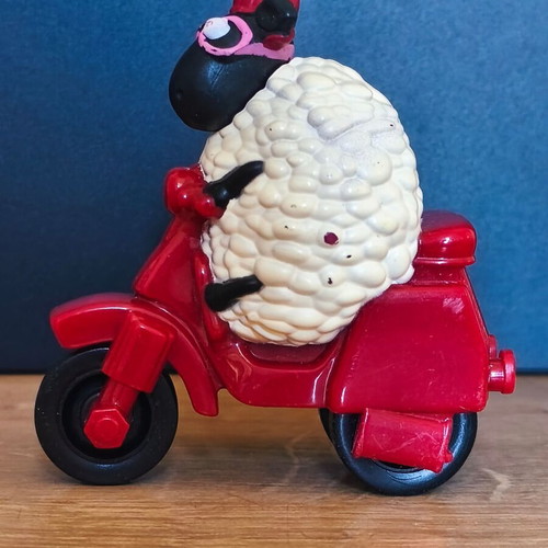 "2013 Shaun the Sheep" McDonald's toy figure