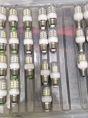 Λάμπες LED E27 E14 λευκό φως 6000K σαν καινούργιες, πακέτο 23-24 τεμάχια