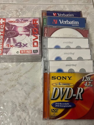 Εγγράψιμα DVD καινούργια, πακέτο 12, με πλαστικές θήκες