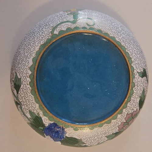 Κινέζικο διακοσμητικό μπολ cloisonné σαν καινούργιο με φυτικά μοτίβα και επίχρυσα