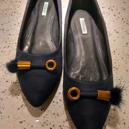 Axel suede blue ballerinas new with tassel and gold buckle