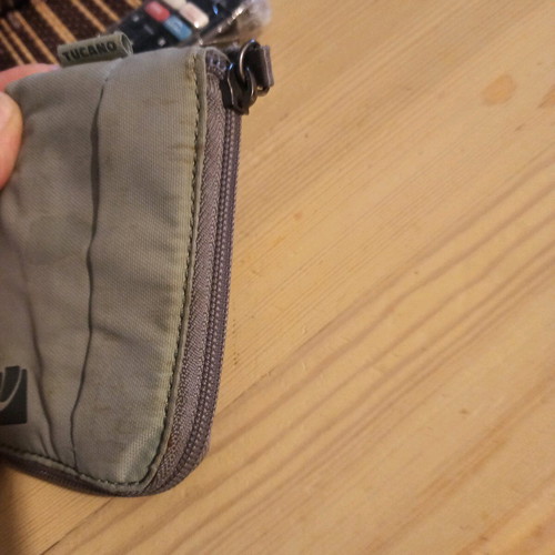 Fabric camera case like new, gray with zipper and handle