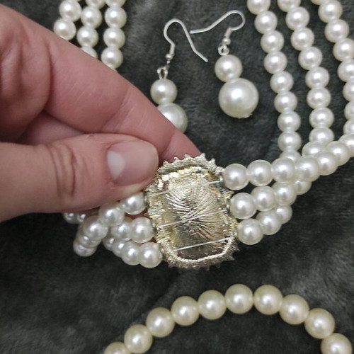 Jewelry set necklace earrings and bracelet new, white pack